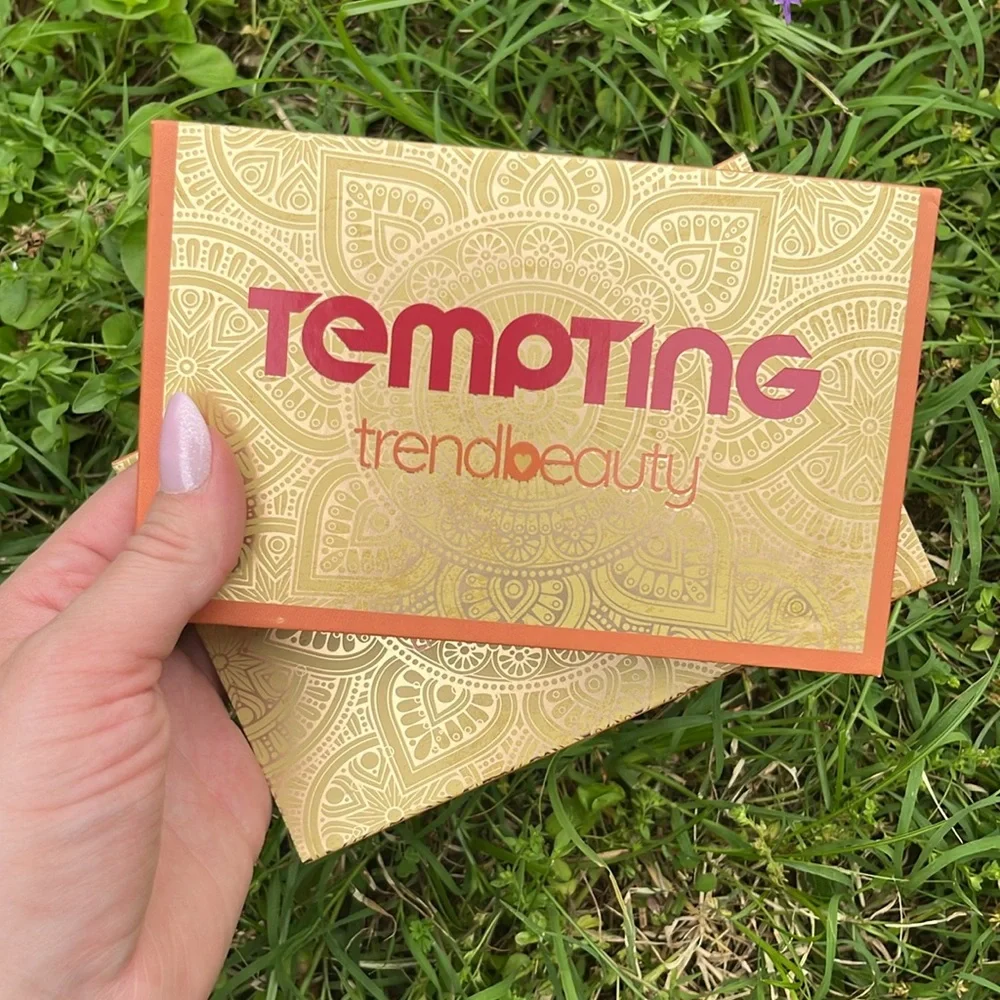 NEW beautycreations TEMPTING Eyeshadow Palette Makeup Palette Warm tone Neutrals